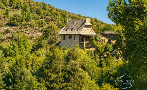 Haus in Cassaniouze, Auvergne-Rhone-Alpen, Frankreich 1