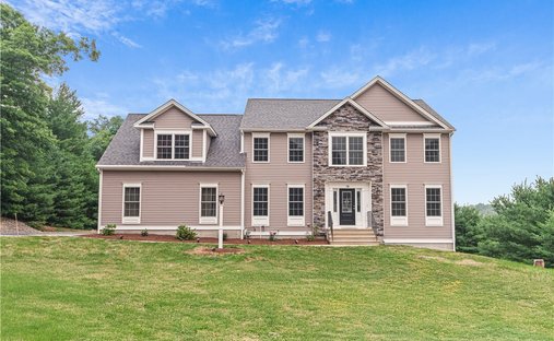 House in Cumberland, Rhode Island, United States 1