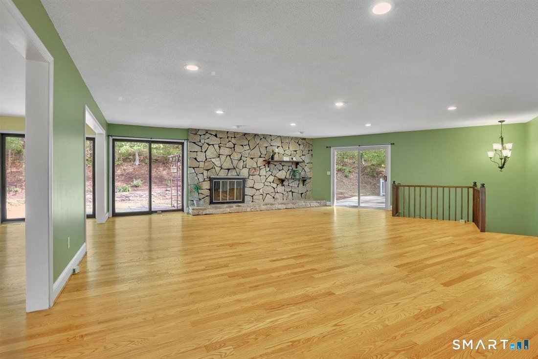 House in Cromwell, Connecticut, United States 5 - 18440944