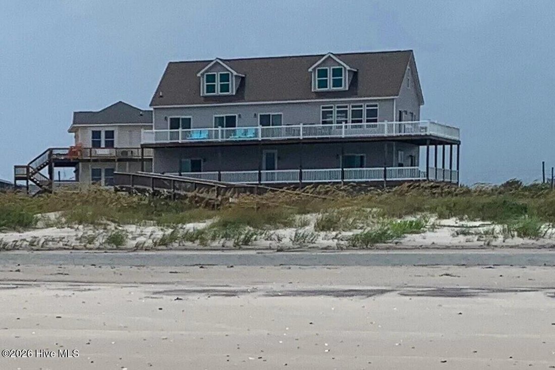 House in North Topsail Beach, North Carolina, United States 3 - 18483938