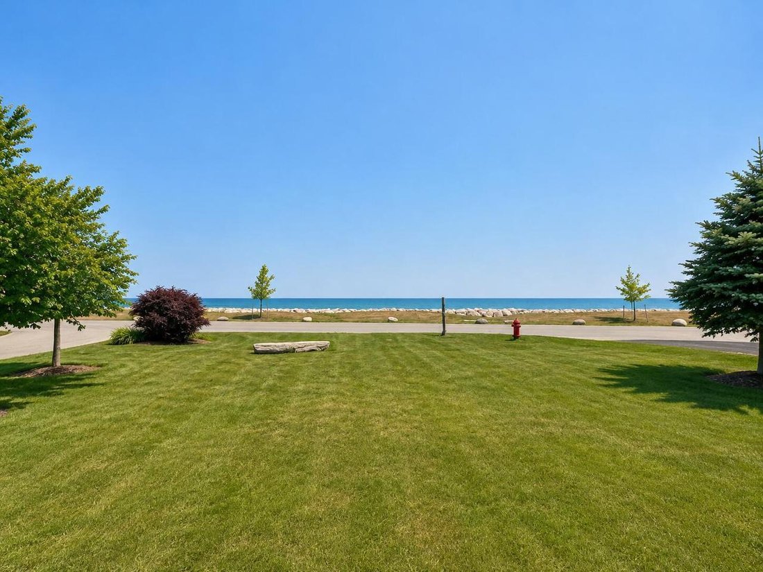 House in Fox Point, Wisconsin, United States 2 - 18485498