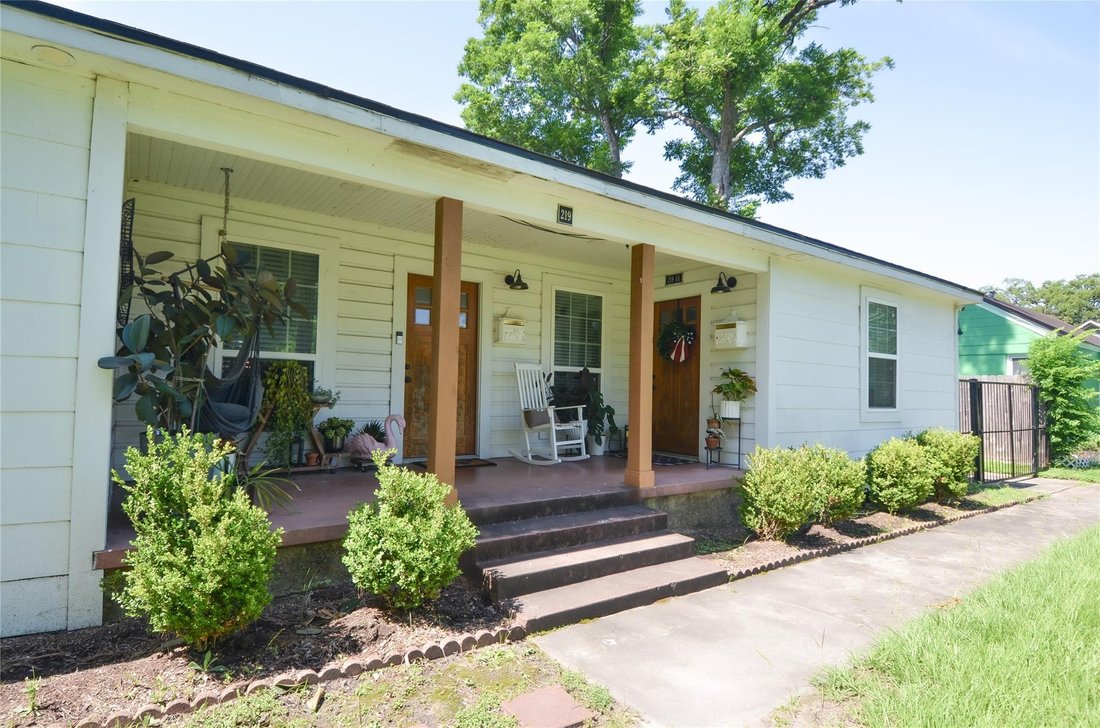 Houston, Texas, United States 3 - 18486272
