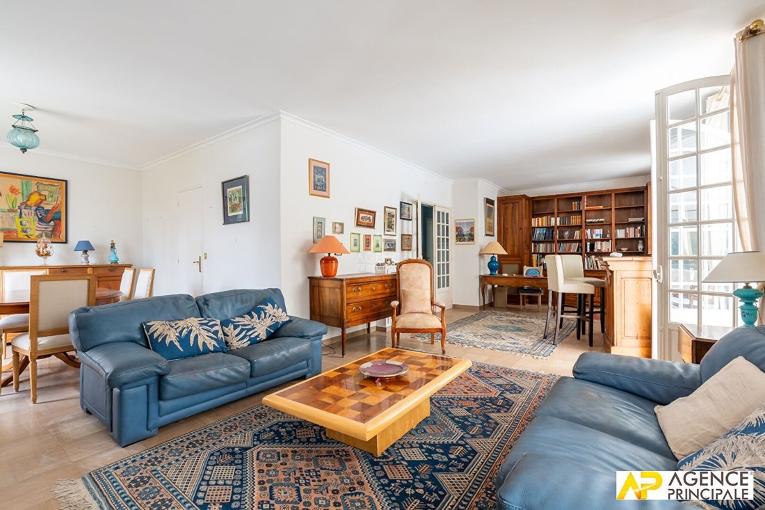 House in Napoleon, Maisons-Laffitte, France 4 - 18485624