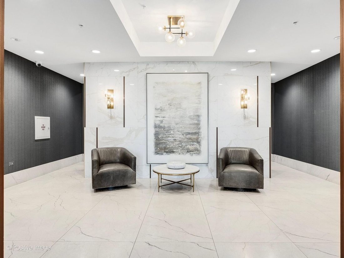 Condo in Burr Ridge, Illinois, United States 3 - 18486005