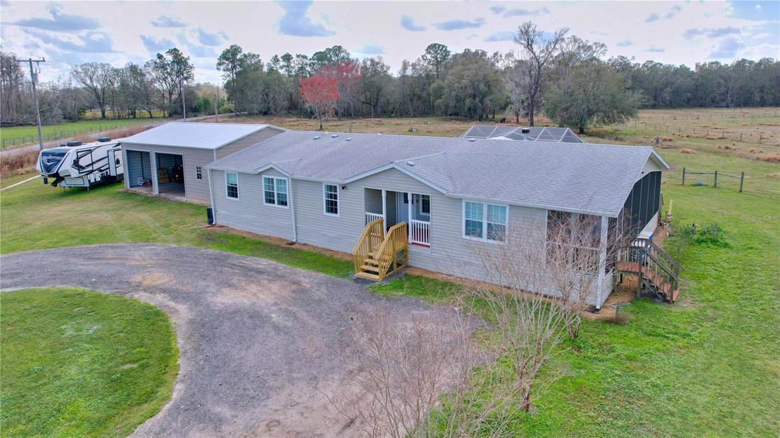 Webster, Florida, United States 1 - 18483258