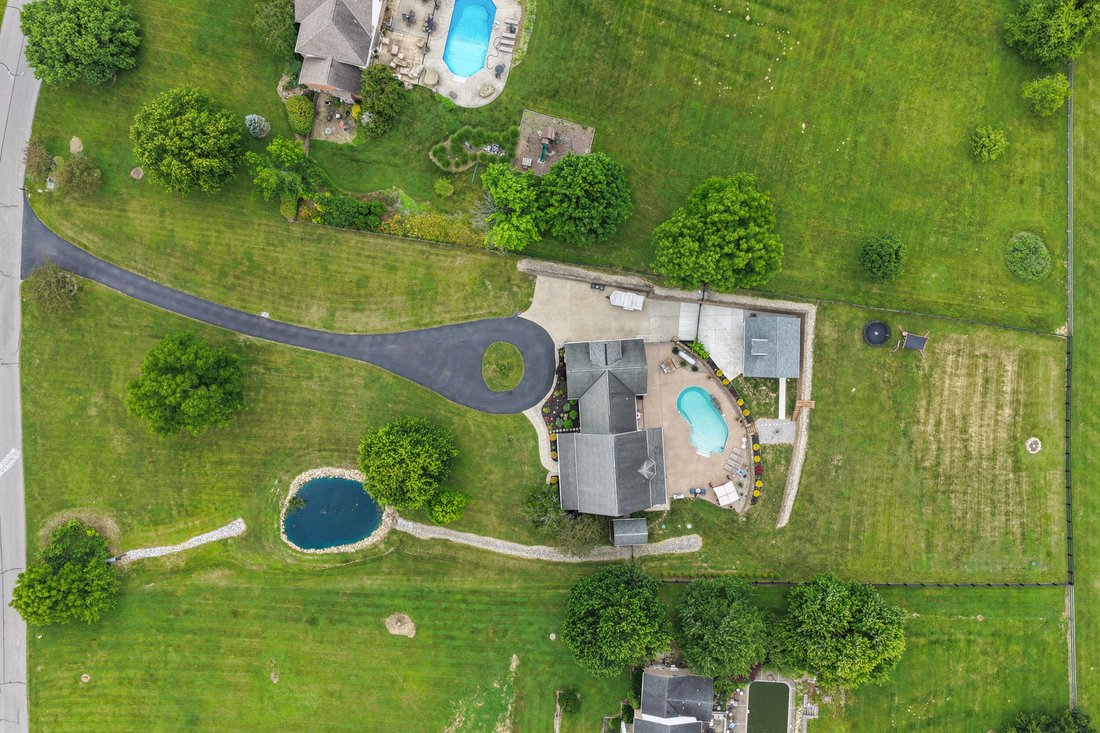 House in Walton, Kentucky, United States 2 - 18483357