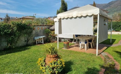House in Fontia-Fossola-Fossone, Marina di Carrara, Tuscany 1