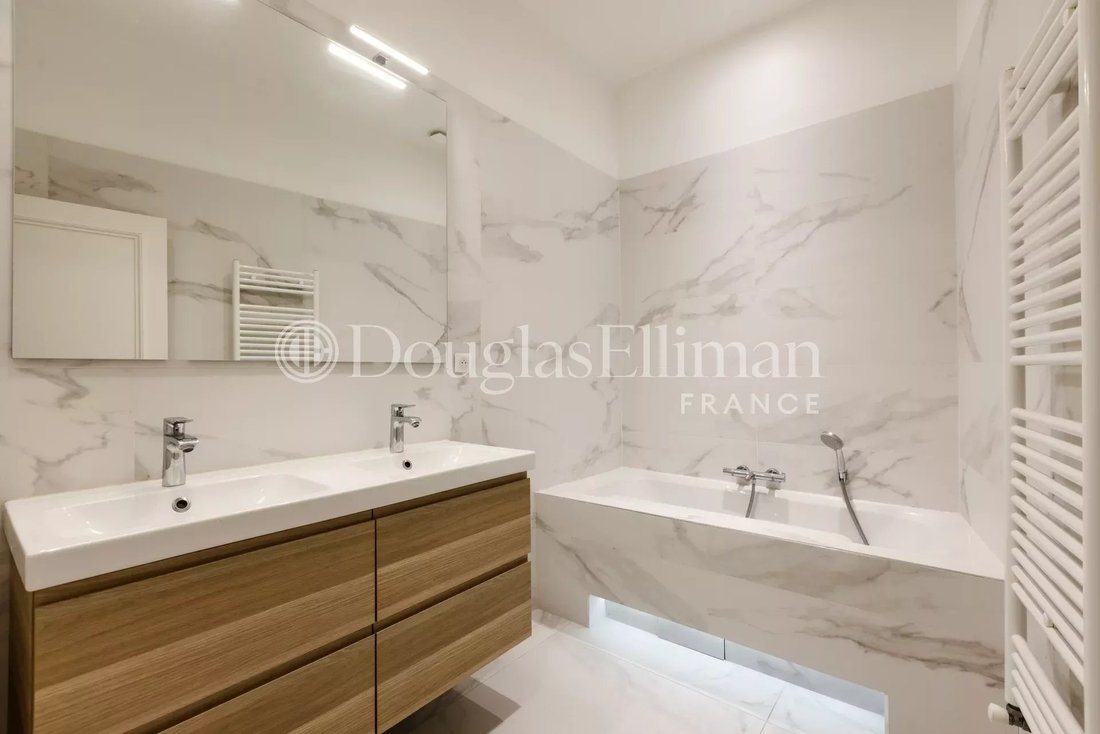 Apartment in Triangle d'Or, Paris 8e Arrondissement, Paris 5 - 18488091