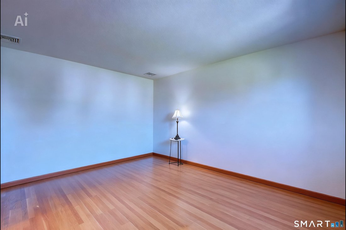 House in Newington, Connecticut, United States 4 - 18398428