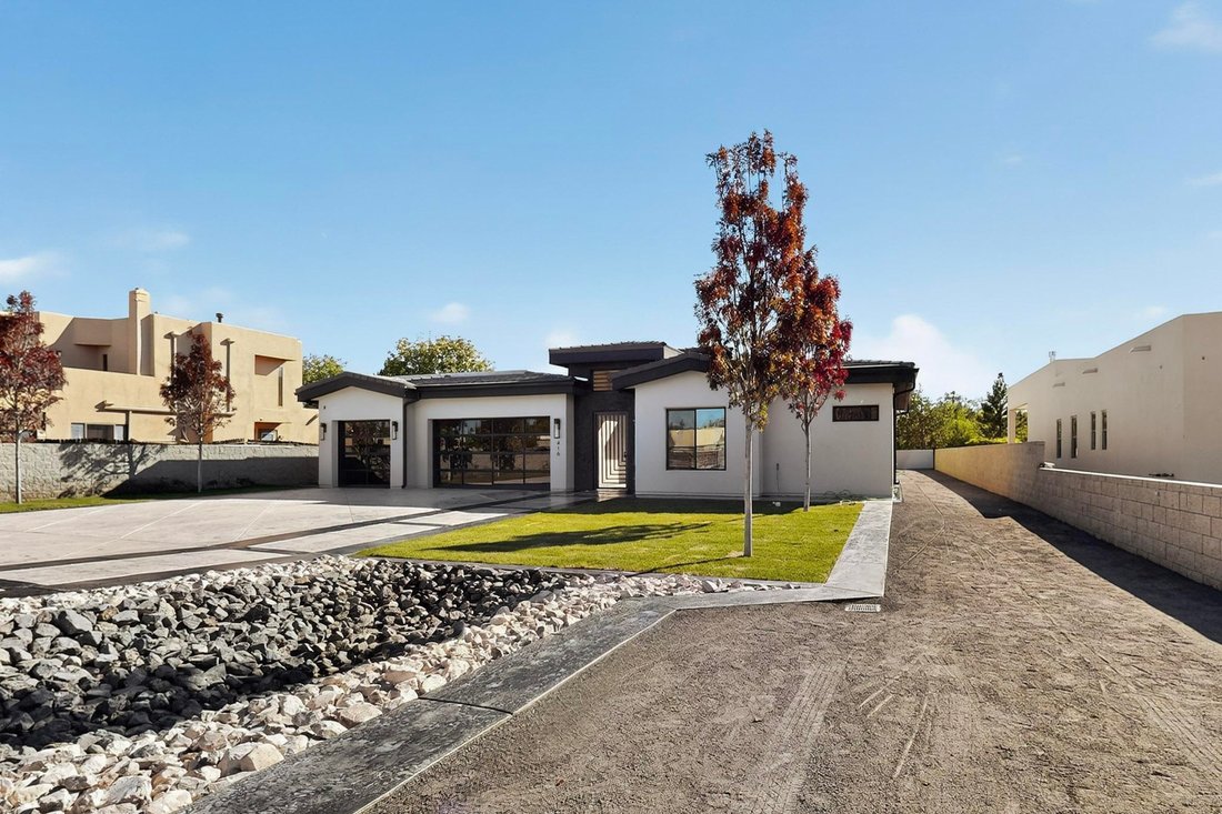 House in Los Ranchos de Albuquerque, New Mexico, United States 5 - 18485556
