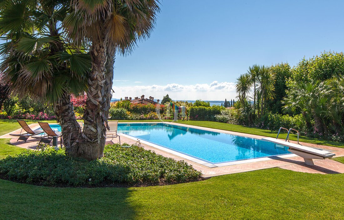 House in Padenghe sul Garda, Lombardy, Italy 2 - 18488006