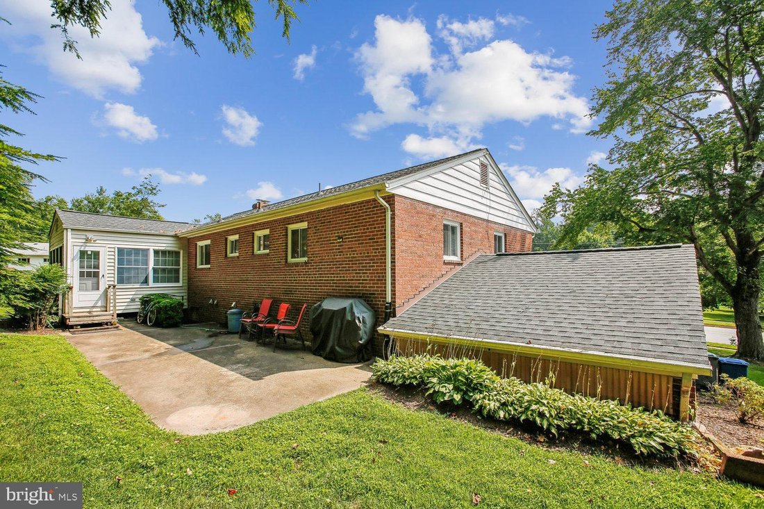 House in Idylwood, Virginia, United States 4 - 18389445