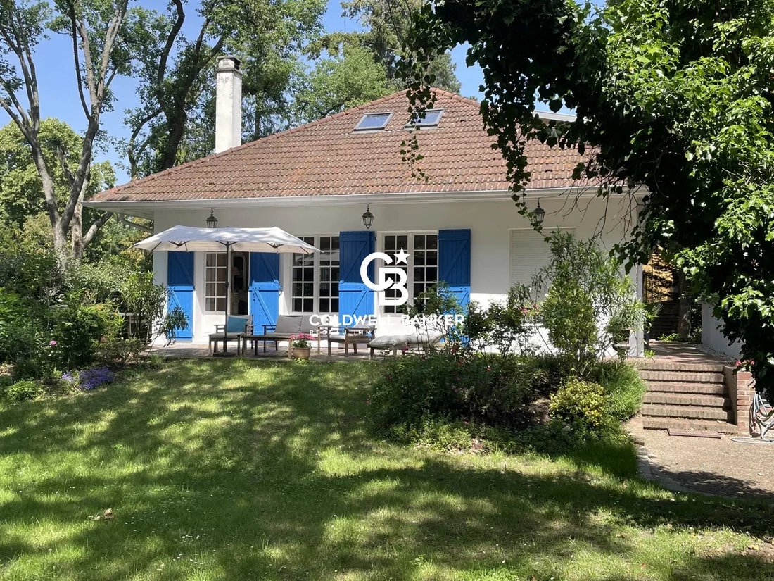 House in Le Vésinet, Ile-de-France, France 2 - 18473697