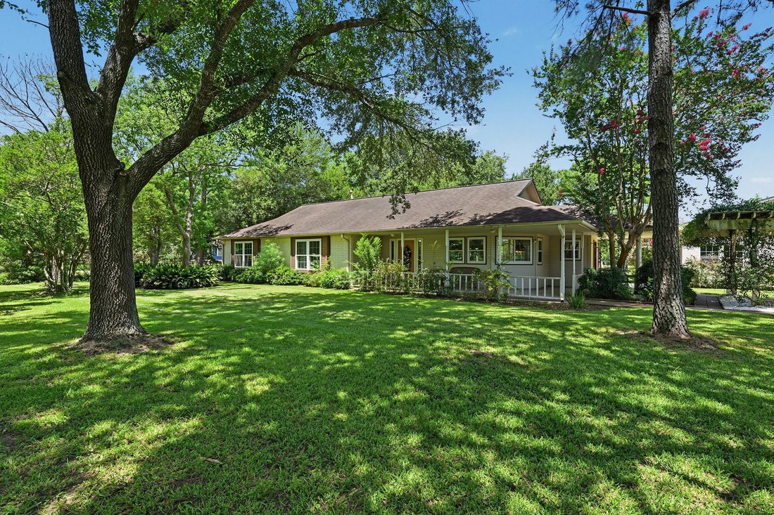 House in Bacliff, Texas, United States 2 - 18486205
