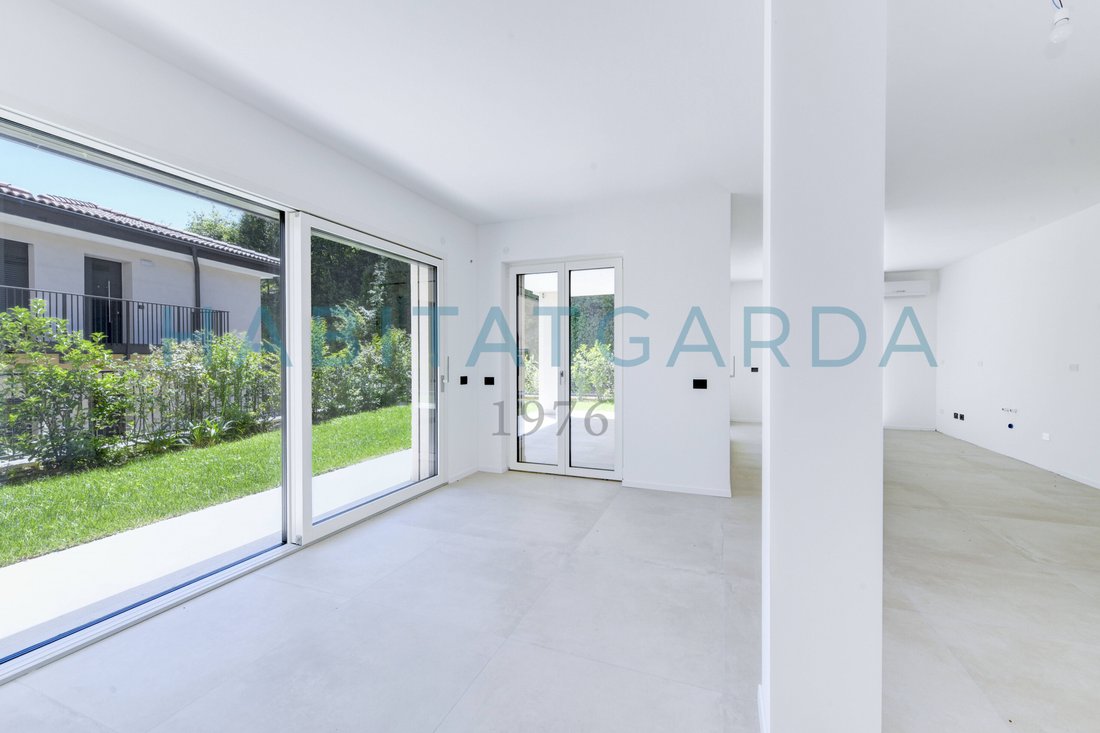 Apartment in Gardone Riviera, Lombardy, Italy 2 - 15609971