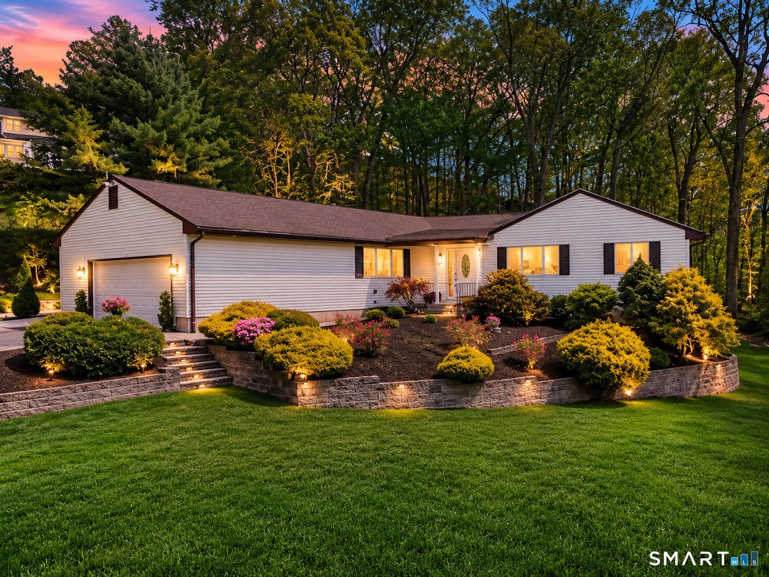House in Cromwell, Connecticut, United States 1 - 18440944