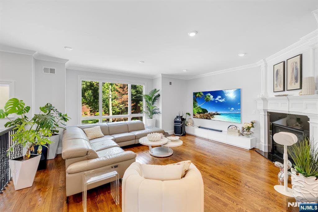 Townhouse in Cliffside Park, New Jersey, United States 3 - 18483476
