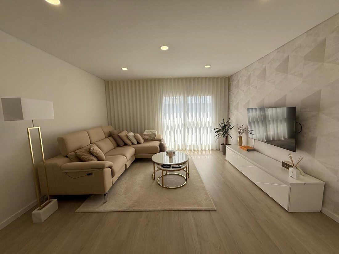 Apartment in Venteira, Lisbon, Portugal 1 - 18486892