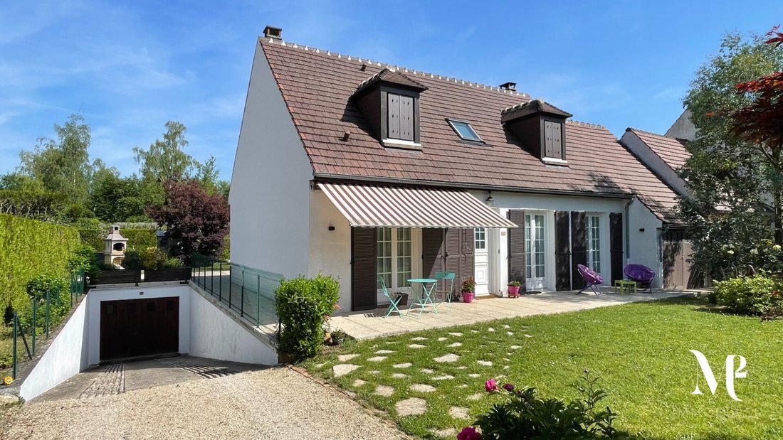 Villa in Est, Lamorlaye, France 2 - 18487014