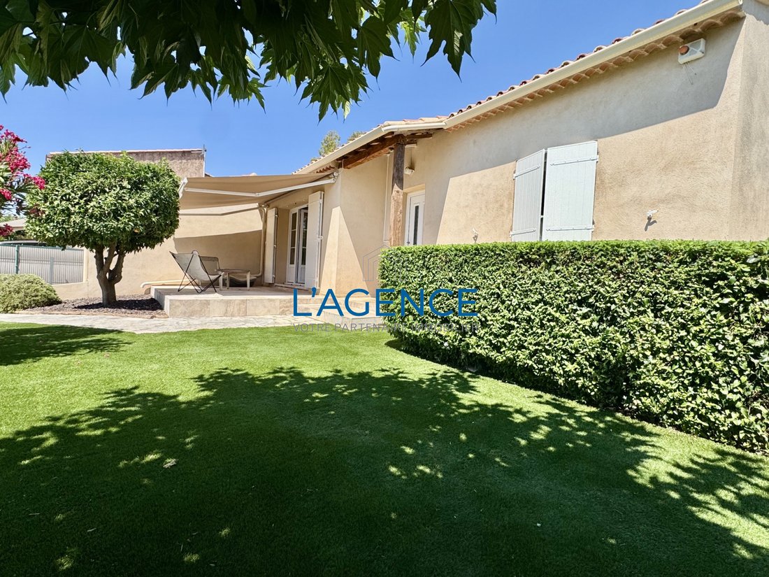 House in Hyeres, Provence-Alpes-Côte d'Azur, France 1 - 18483679