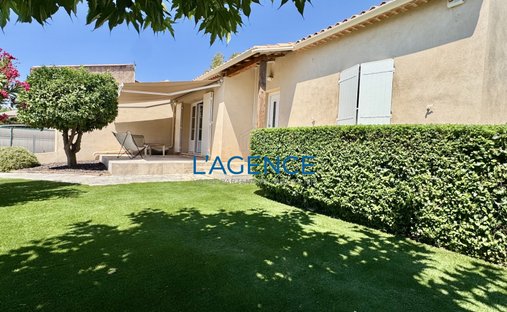 House in Hyeres, Provence-Alpes-Côte d'Azur, France 1
