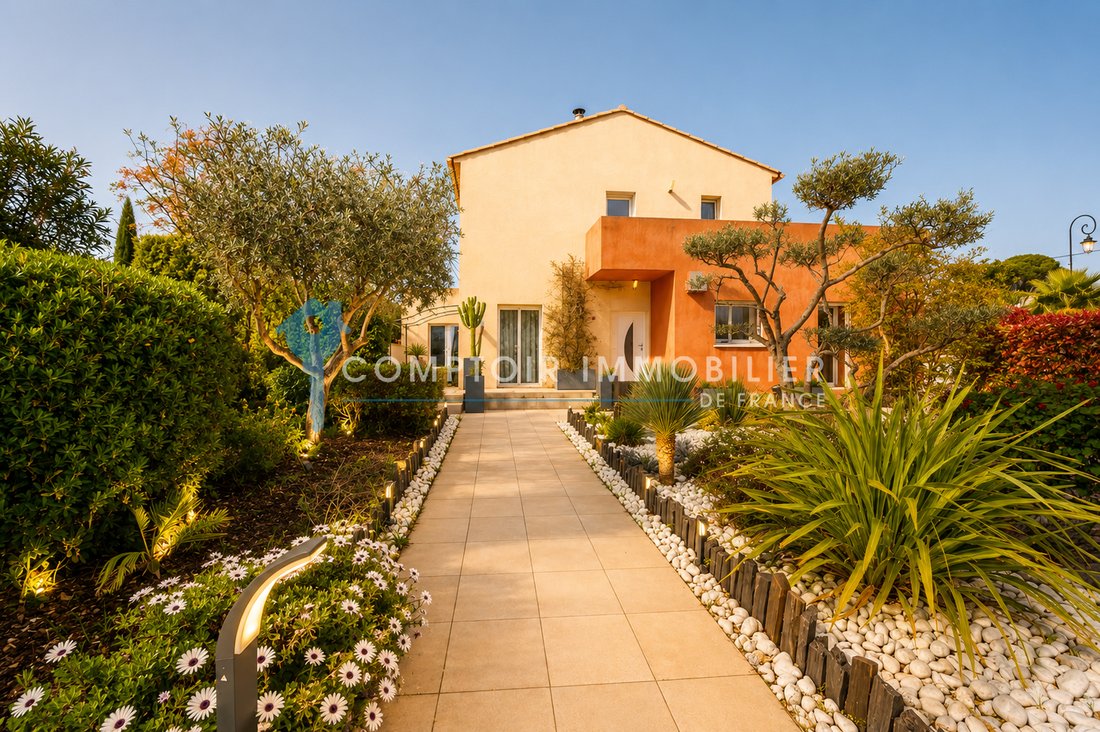 Casa en Saint-Mitre-les-Remparts, Provenza-Alpes-Costa Azul, Francia 2 - 18486580