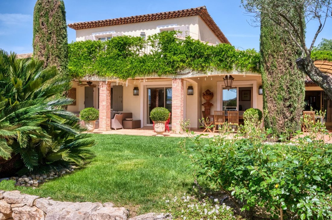 Villa in Grimaud, Provence-Alpes-Côte d'Azur, France 2 - 15591244