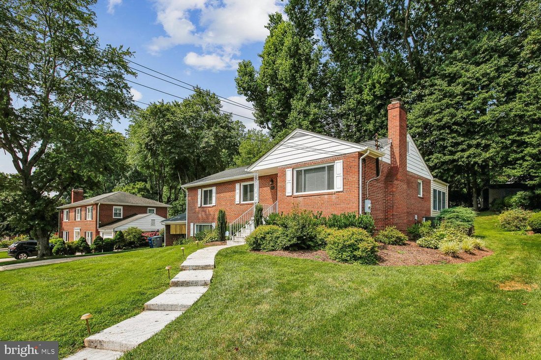 House in Idylwood, Virginia, United States 2 - 18389445