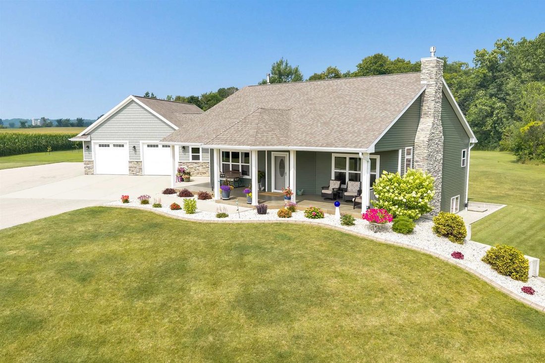 House in Seymour, Wisconsin, United States 2 - 18483078