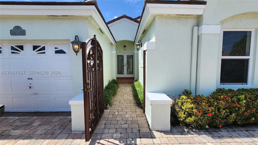 House in West Miami, Florida, United States 4 - 18485472
