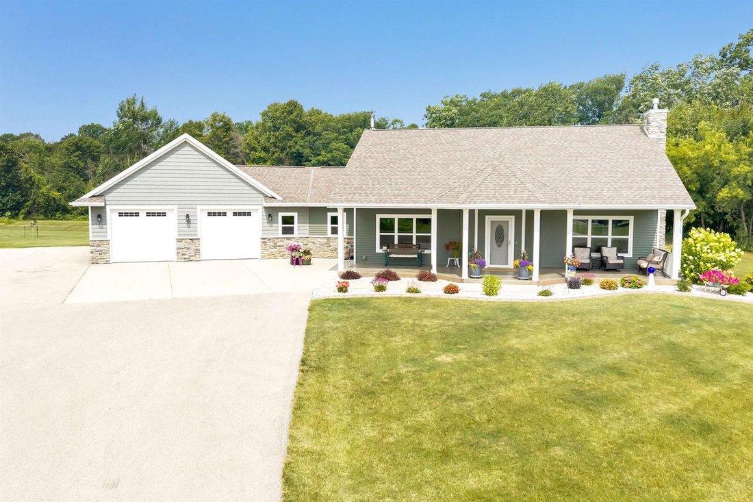 House in Seymour, Wisconsin, United States 3 - 18483078