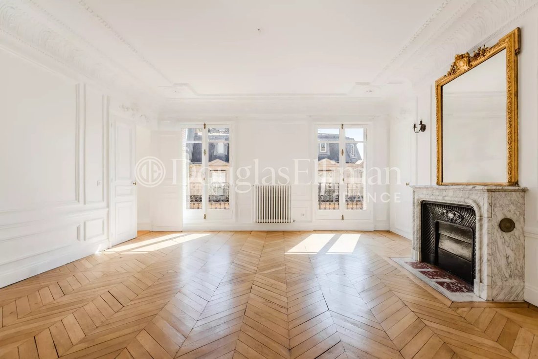 Apartment in Triangle d'Or, Paris 8e Arrondissement, Paris 2 - 18488090