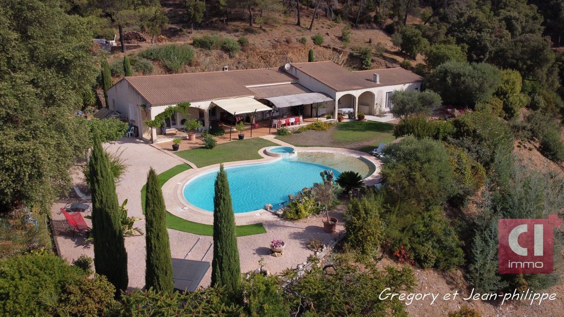 House in Pierrefeu-du-Var, Provence-Alpes-Côte d'Azur, France 1 - 18485751