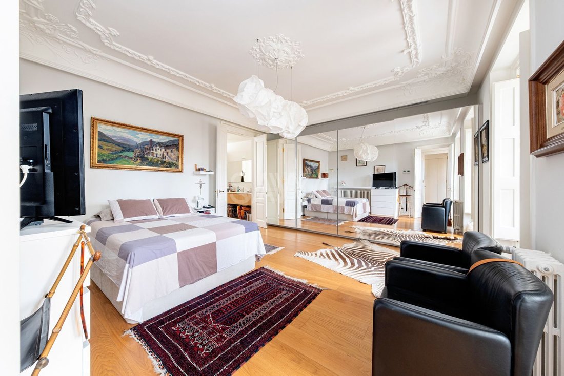 Apartment in Eixample, Barcelona, Spain 5 - 18484077
