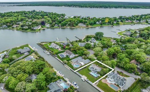House in Hampton Bays, New York, United States 1