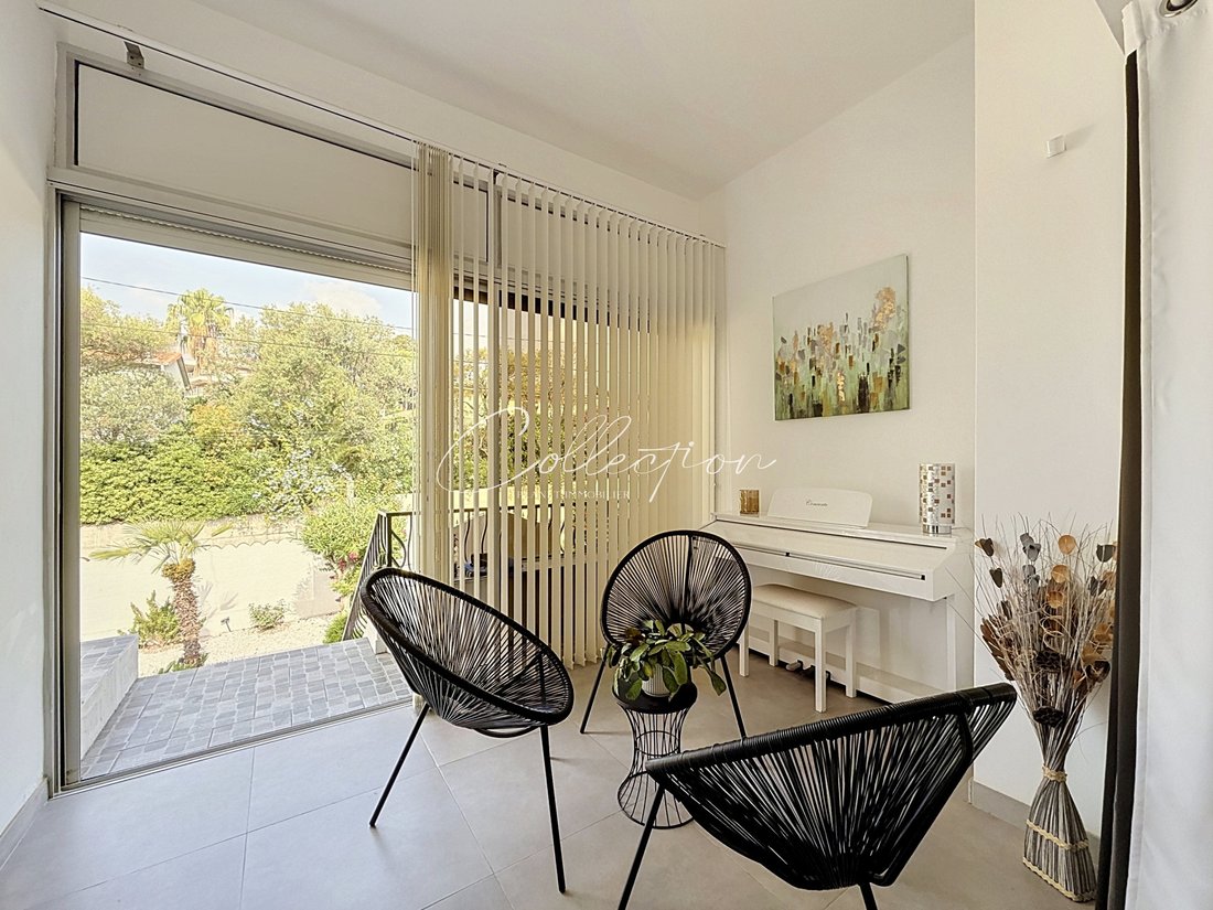 Villa in Les Cougoulins-Rastines, Antibes, France 5 - 18486556