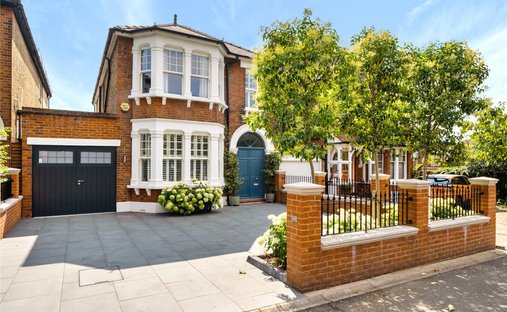 House in Surbiton, Royal Borough of Kingston upon Thames, England 1