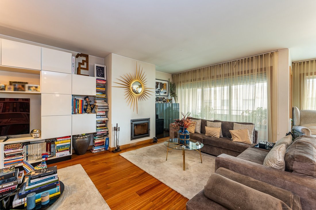 Apartment in Lordelo do Ouro e Massarelos, Porto District, Portugal 1 - 18486937