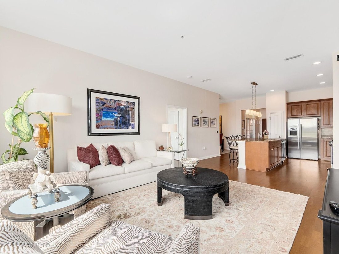 Condo in Burr Ridge, Illinois, United States 5 - 18486005