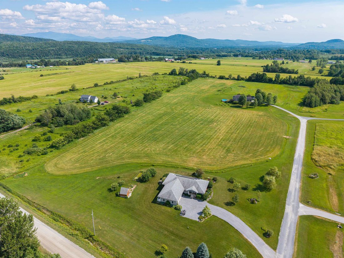 House in Saint Albans City, Vermont, United States 2 - 18456405