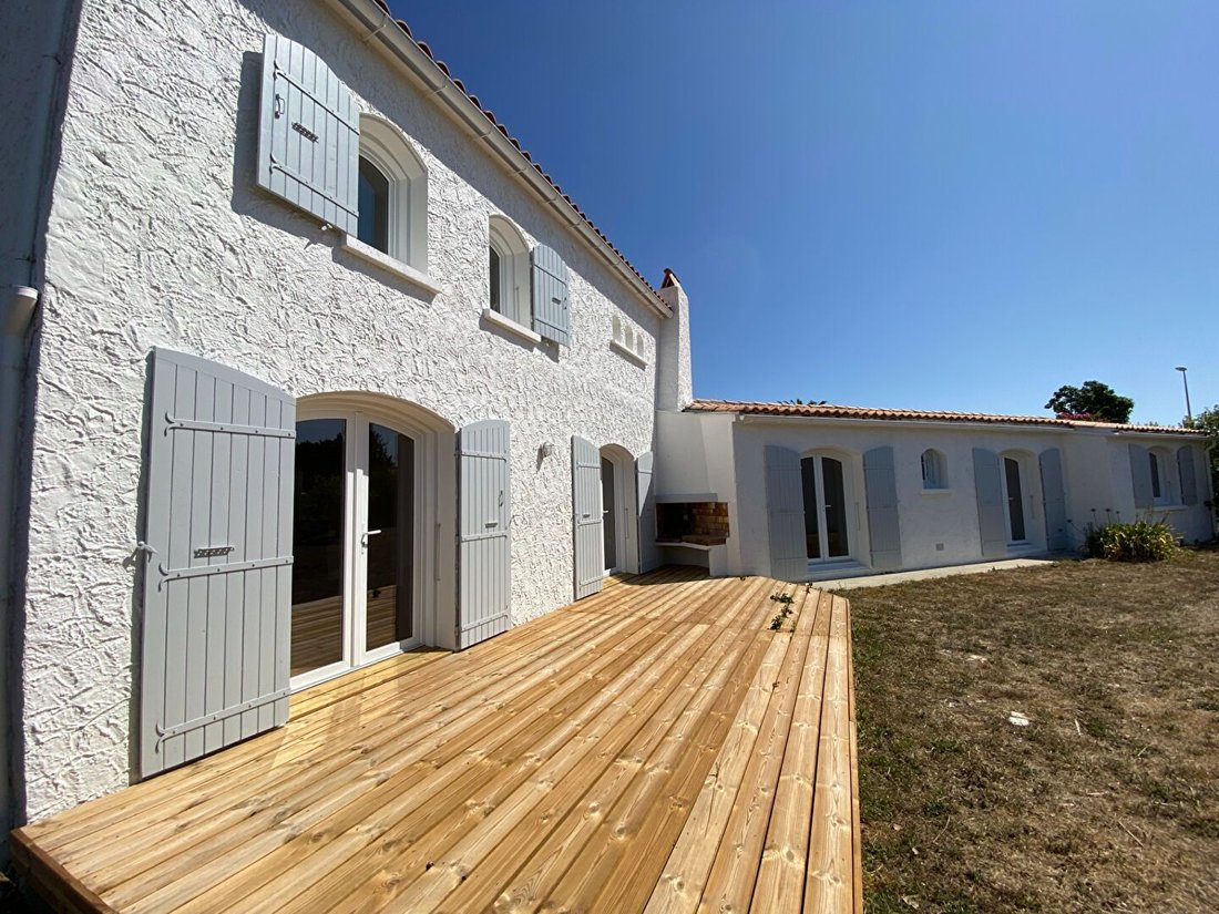 House in La Bree-les-Bains, Nouvelle-Aquitaine, France 2 - 18483576