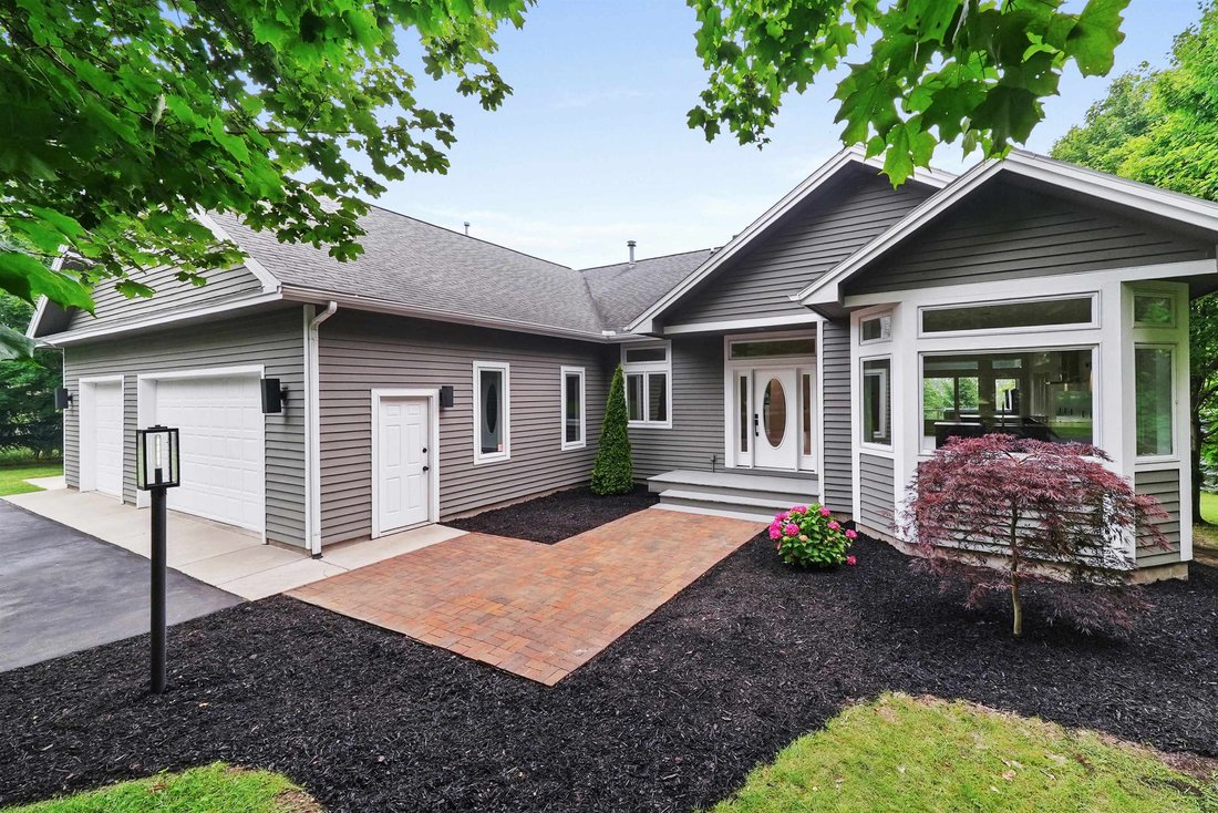 House in Suttons Bay, Michigan, United States 1 - 18485384