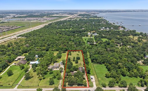 House in Bacliff, Texas, United States 1