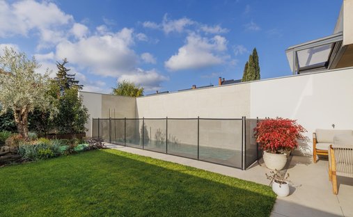 Villa in Pozuelo de Alarcon, Comunidad de Madrid, Spain 1