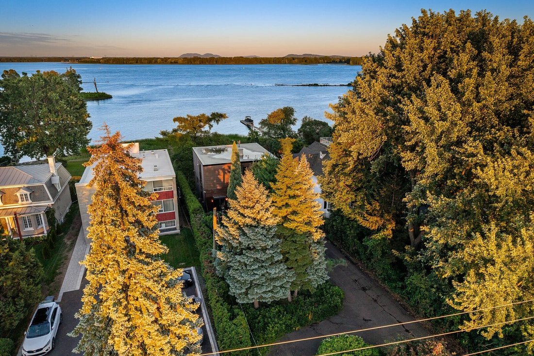 House in Montreal, Quebec, Canada 1 - 18486604