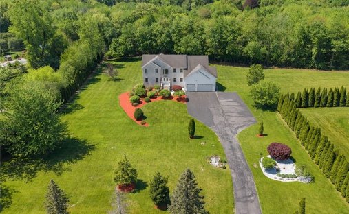 House in Lincoln, Rhode Island, United States 1