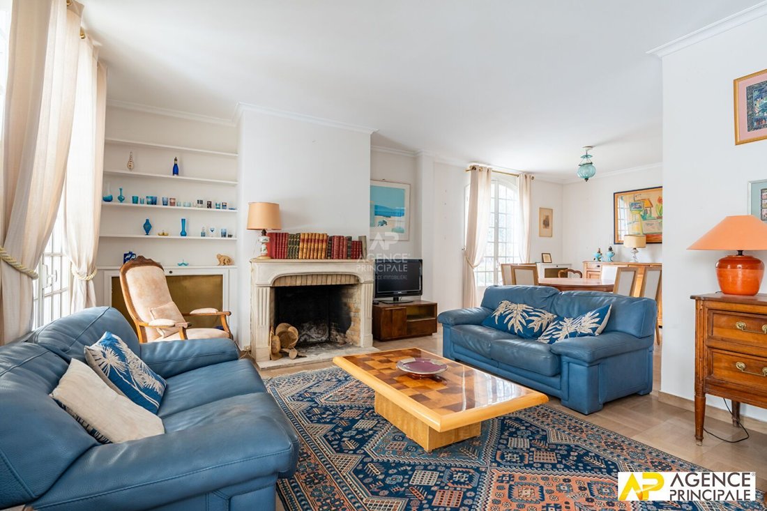 House in Napoleon, Maisons-Laffitte, France 5 - 18485624