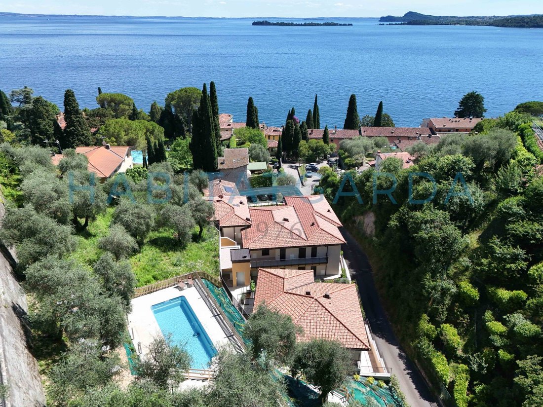 Apartment in Gardone Riviera, Lombardy, Italy 2 - 15609973