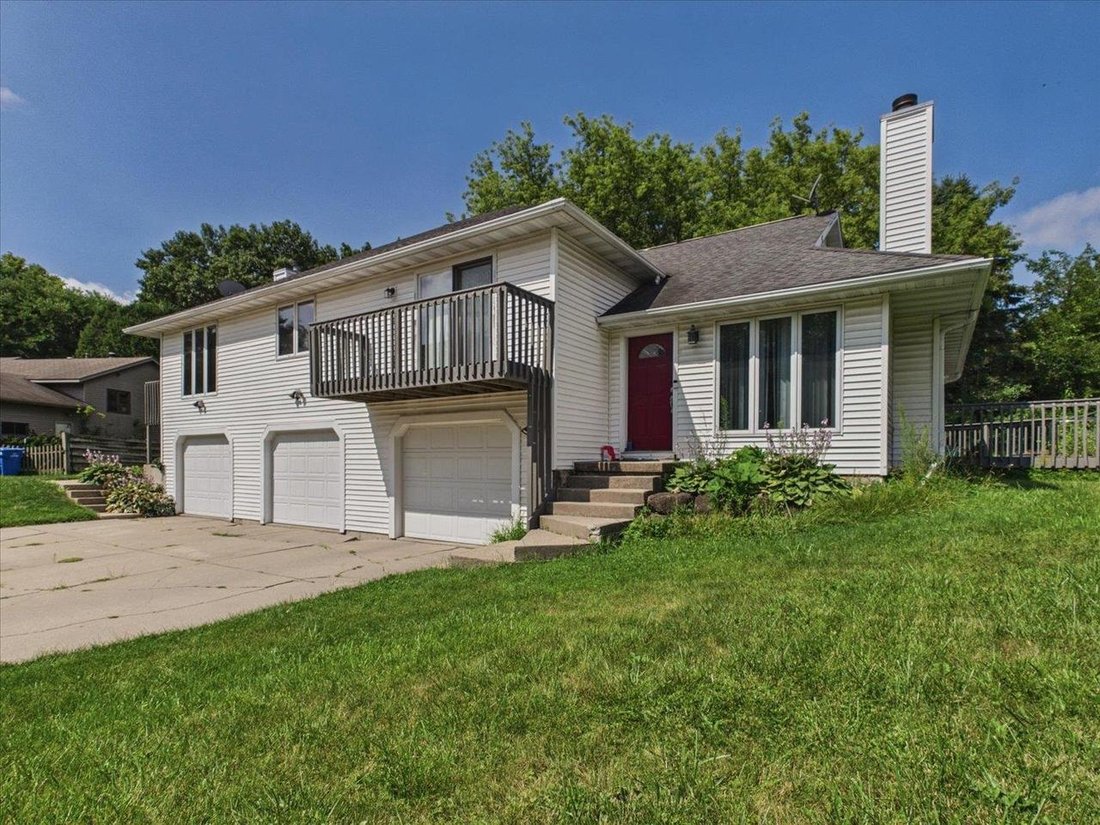 Fitchburg, Wisconsin, United States 4 - 18089641