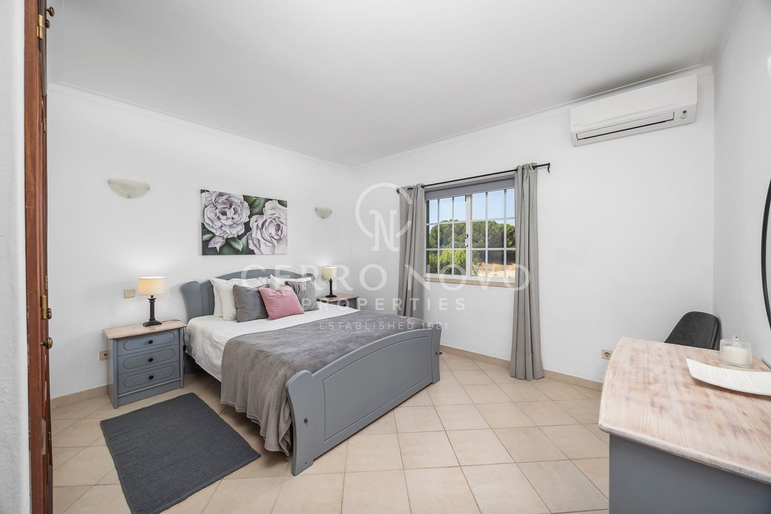 Villa in Quarteira, Algarve, Portugal 2 - 18487853